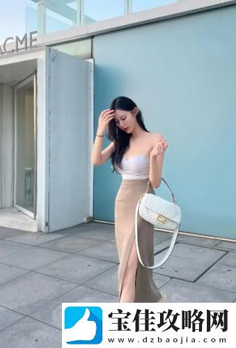 母亲开始慢迎迎合小心孩子：温暖的陪伴与悉心的呵护，为孩子创造安全的成长环境