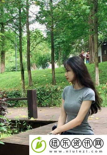 女学生被 c 扒衣服英文网站曝光，网友怒斥道德沦丧，真相令人惊愕！