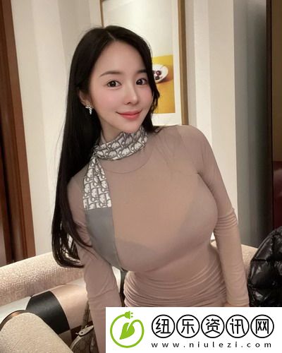 “瞒着老公加班的hr中字”爆火！剧情反转太带感，网友直呼：比职场谍战剧还上头！